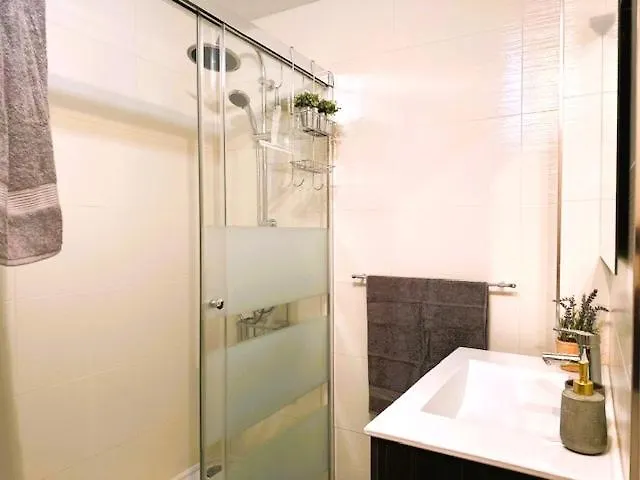 Zona Baja Con Garaje De Acceso Directo شقة *