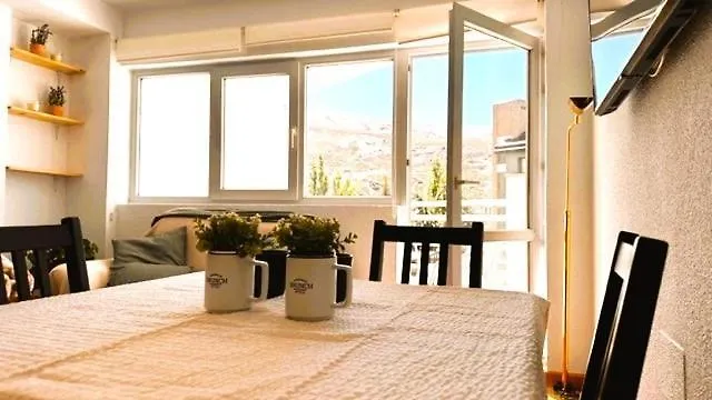 Zona Baja Con Garaje De Acceso Directo شقة سْييرا نيفادا